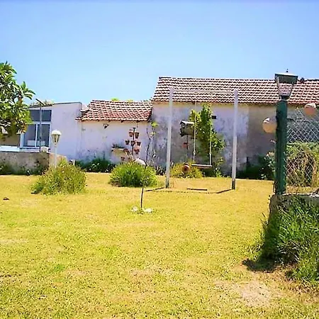 3 Bedrooms With Furnished Garden And Wifi At 9 Km Away From The Beach Vila *