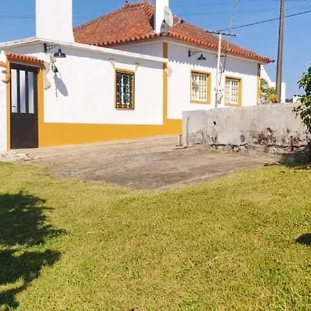 3 Bedrooms With Furnished Garden And Wifi At 9 Km Away From The Beach Vila Alcobaça