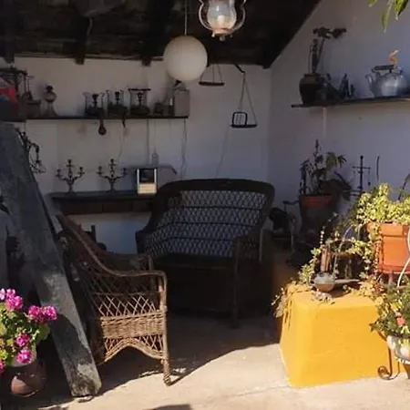 3 Bedrooms With Furnished Garden And Wifi At 9 Km Away From The Beach * Alcobaça
